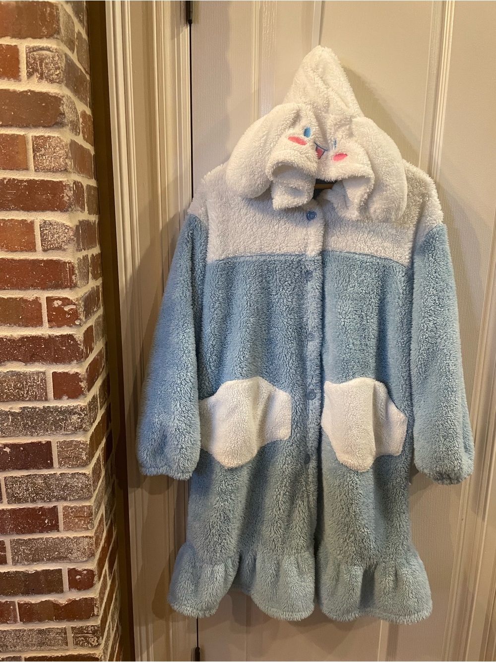 Cinnamoroll Cozy Blue and White Plush Hooded Bathrobe with Cute Face Hood